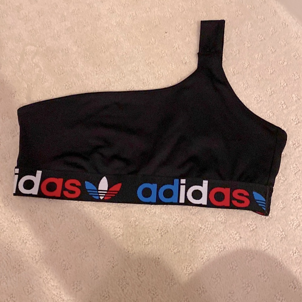 ADIDAS primeblue one shoulder sports bra. Size M never worn.